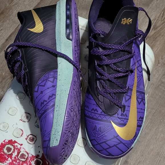 Kevin Durant 6 BHM Nikes - Picture 2 of 3